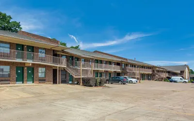 Quality Inn Magnolia