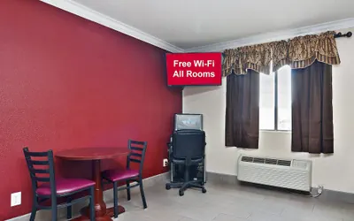 Photo 4 - Red Roof Inn Binghamton North