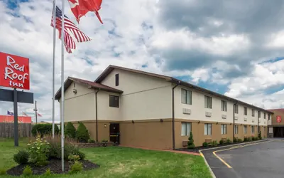Photo 2 - Red Roof Inn Binghamton North