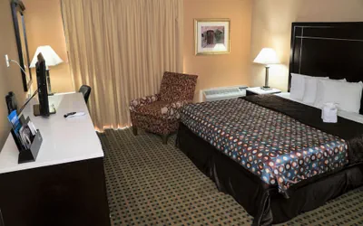Photo 5 - California Inn