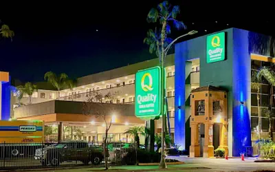 Photo 2 - Quality Inn & Suites Los Angeles Airport - Stadium District