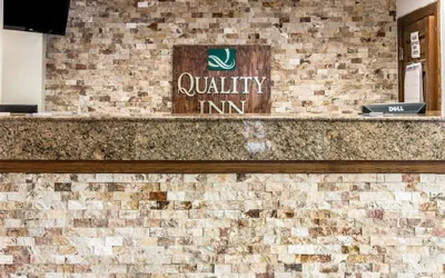 Photo 2 - Quality Inn Southfield - Detroit