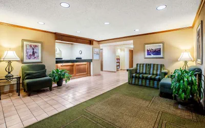 Photo 3 - La Quinta Inn by Wyndham Detroit Southgate