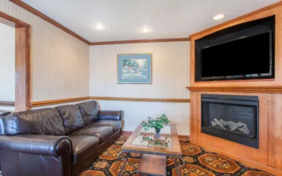 Photo 3 - Baymont by Wyndham Detroit/Roseville