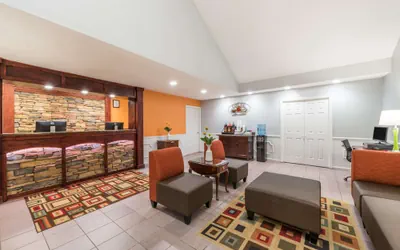 Photo 3 - Super 8 by Wyndham Alexander City