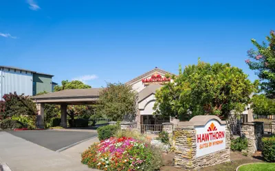 Photo 2 - Hawthorn Suites by Wyndham Napa Valley