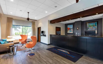 Photo 2 - Howard Johnson by Wyndham Portsmouth