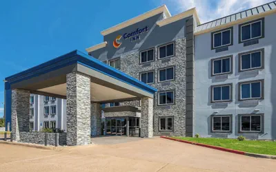 Photo 2 - Comfort Inn Bossier City Casino Area near Shreveport Downtown