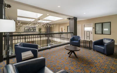 Photo 5 - Best Western Plus Palm Court Hotel