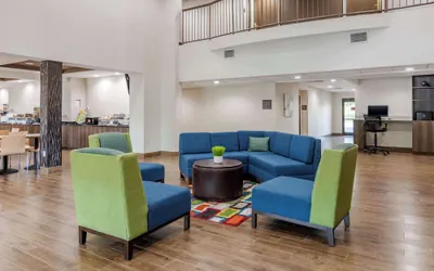 Photo 4 - Comfort Suites South Park