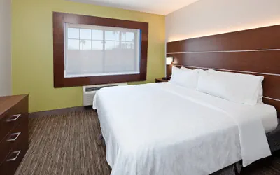 Photo 3 - Holiday Inn Express & Suites Rancho Mirage - Palm Spgs Area by IHG