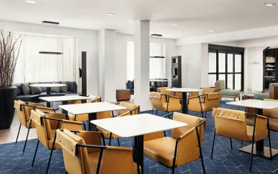 Photo 4 - Courtyard by Marriott Concord