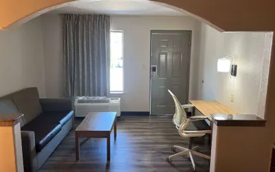 Photo 5 - Days Inn & Suites by Wyndham Opelousas