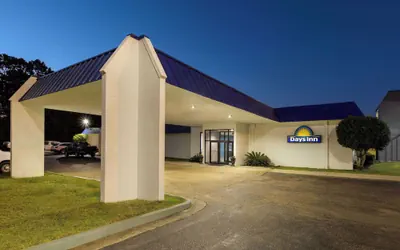 Photo 2 - Days Inn by Wyndham McComb MS