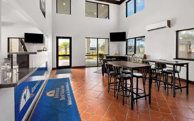Photo 5 - Americas Best Value Inn Gonzales