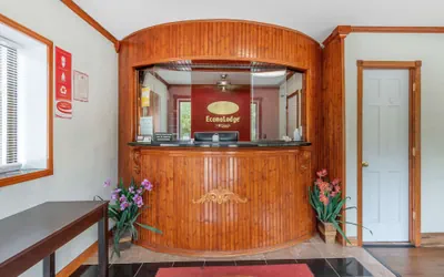 Photo 3 - Econo Lodge Columbia Fort Jackson
