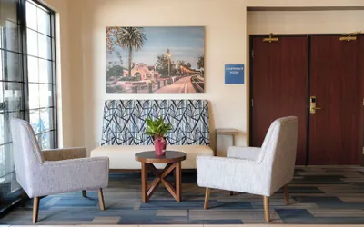 Photo 4 - Holiday Inn Express & Suites Davis - University Area by IHG