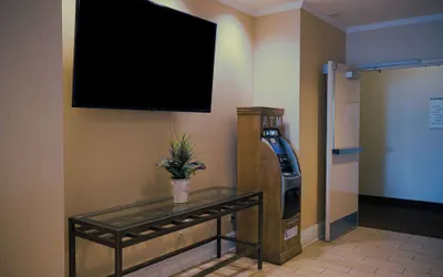 Photo 3 - Wyndham Garden New Orleans Airport