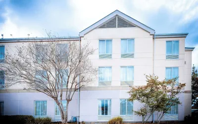 Photo 2 - Wyndham Garden New Orleans Airport