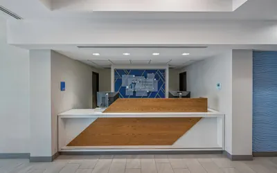 Photo 3 - Holiday Inn Express Hotel & Suites San Diego-Sorrento Valley by IHG