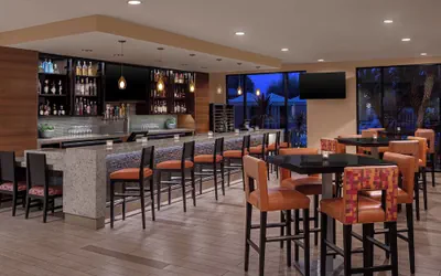 Photo 5 - Delta Hotels by Marriott Anaheim Garden Grove