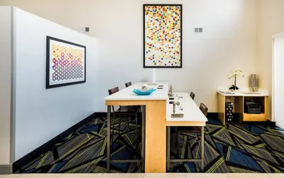 Photo 2 - Holiday Inn Express & Suites Charlotte Arpt-Belmont by IHG