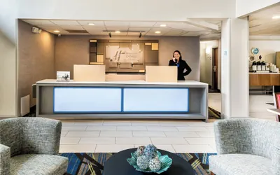 Holiday Inn Express & Suites Charlotte Arpt-Belmont by IHG