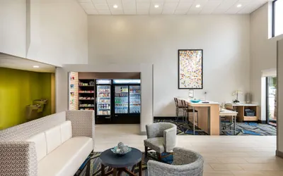 Photo 2 - Holiday Inn Express & Suites Charlotte Arpt-Belmont by IHG