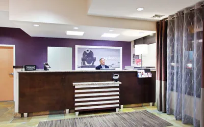 Photo 4 - Hampton Inn Santa Cruz