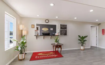 Photo 5 - Econo Lodge Greenville near University