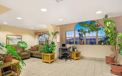 Photo 2 - Microtel Inn & Suites by Wyndham Albuquerque West