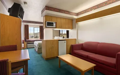 Photo 5 - Microtel Inn & Suites by Wyndham Albuquerque West