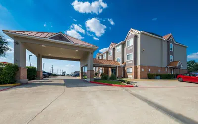 Photo 2 - Quality Inn & Suites North Mesquite I-30