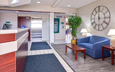 Photo 3 - Americas Best Value Inn & Suites Maryville