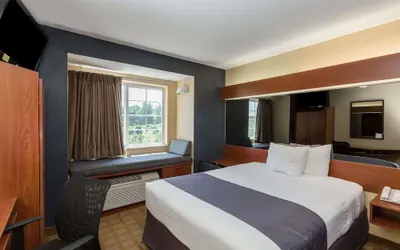 Photo 4 - Microtel Inn & Suites by Wyndham Hillsborough