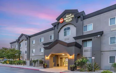 Photo 2 - Best Western Plus Vineyard Inn