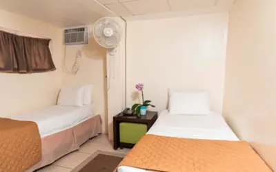Photo 5 - Bunker Hill Hotel