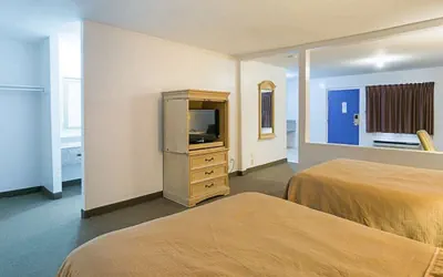 Photo 2 - Rodeway Inn & Suites Enterprise