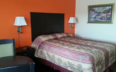 Photo 5 - American Inn