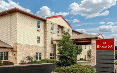 Photo 2 - Ramada by Wyndham Sellersburg/Louisville North