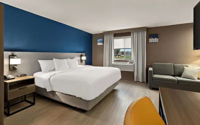 Photo 5 - Comfort Inn & Suites Fremont