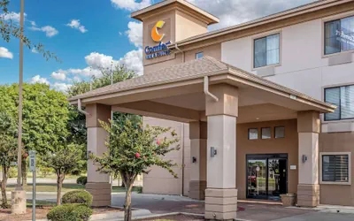 Photo 2 - Comfort Inn & Suites Seguin