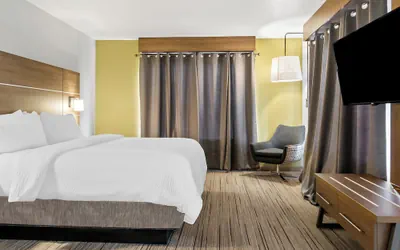 Photo 5 - Holiday Inn Express & Suites Marion by IHG