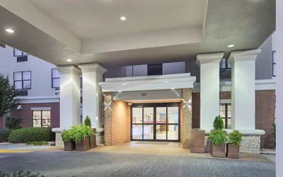 Holiday Inn Express & Suites Byron by IHG