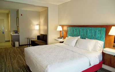 Photo 4 - Hampton Inn & Suites Cathedral City