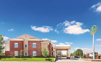 Photo 2 - La Quinta Inn & Suites by Wyndham Dalhart