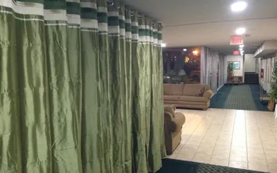 Photo 4 - Rodeway Inn Bedford