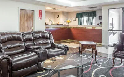 Photo 4 - Econo Lodge Inn & Suites Marietta near Dobbins ARB