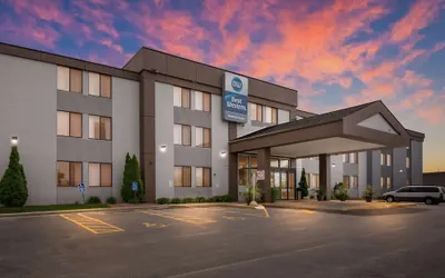 Photo 2 - Best Western Waukesha Grand