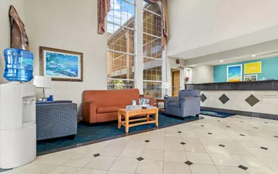 Photo 3 - Days Inn by Wyndham Nacogdoches/SFA University/Downtown